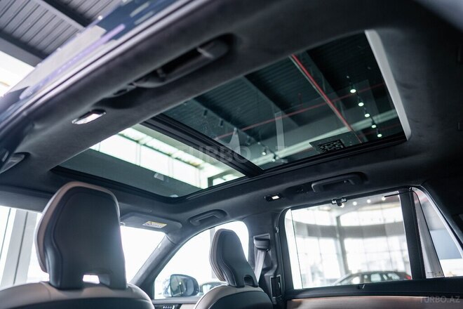 Volvo XC90-24