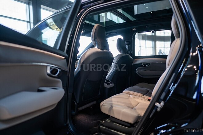 Volvo XC90-16
