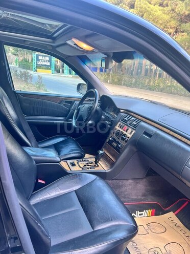 Mercedes E 280 2000, 270,000 km - 2.8 l - Sumqayıt