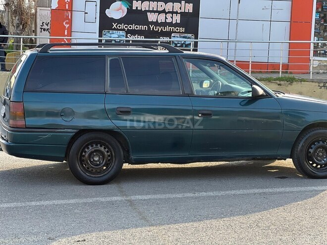 Opel Astra 1997, 200,000 km - 1.6 l - Bakı