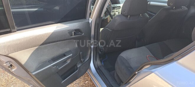 Opel Astra 2005, 153,000 km - 1.4 l - Qazax