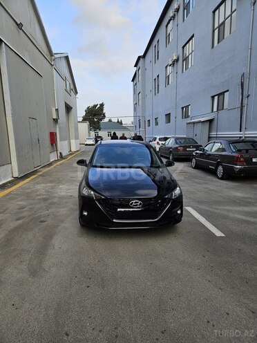 Hyundai Accent-1