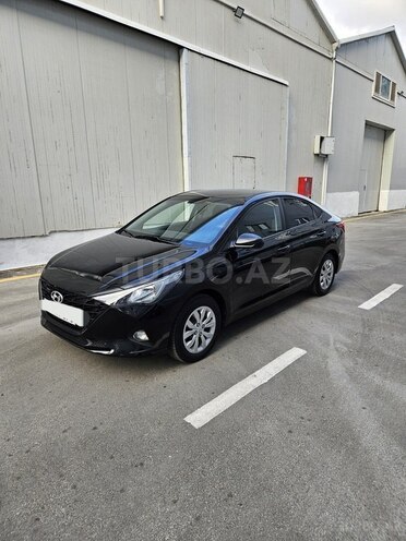 Hyundai Accent-11