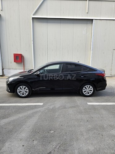 Hyundai Accent-10