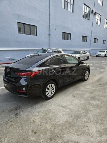 Hyundai Accent-9