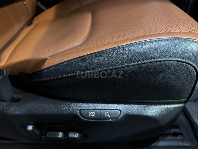 Kia Carnival-23