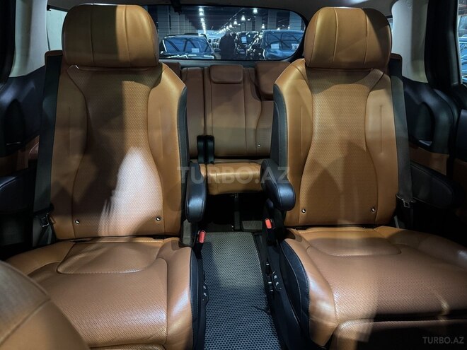 Kia Carnival-14