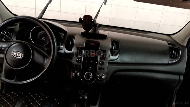 Kia Cerato 2010, 377,000 km - 1.6 l - Salyan
