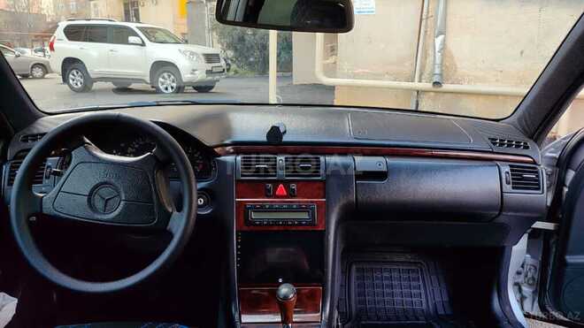Mercedes E 230 1995, 480,000 km - 2.3 l - Bakı