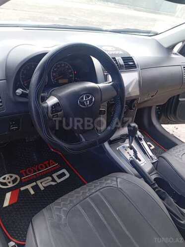 Toyota Corolla 2011, 110,000 km - 1.8 l - Quba