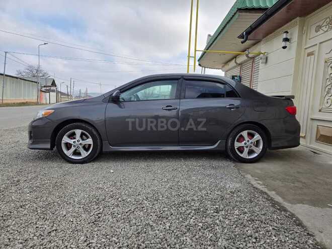 Toyota Corolla 2011, 110,000 km - 1.8 l - Quba