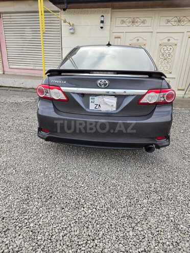 Toyota Corolla 2011, 110,000 km - 1.8 l - Quba