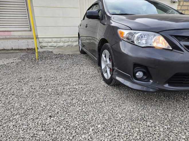 Toyota Corolla 2011, 110,000 km - 1.8 l - Quba