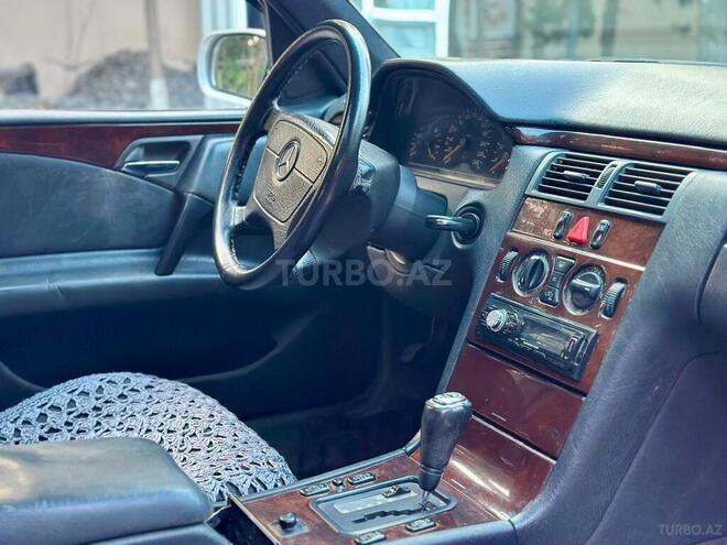 Mercedes E 230 1996, 334,000 km - 2.3 л - Sumqayıt