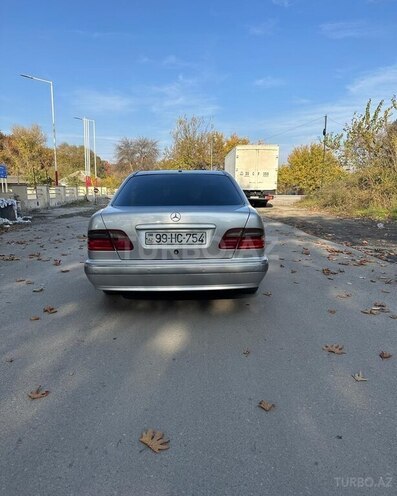 Mercedes E 220 d 2000, 396,852 km - 2.2 l - Beyləqan