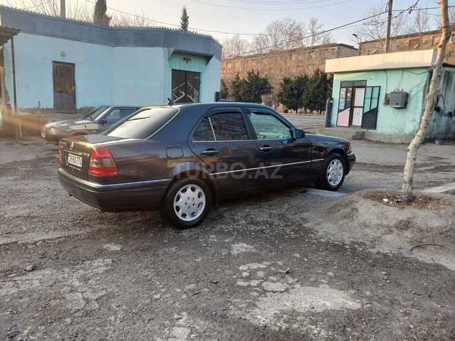Mercedes C 220 1996, 220,000 km - 2.2 l - Mingəçevir