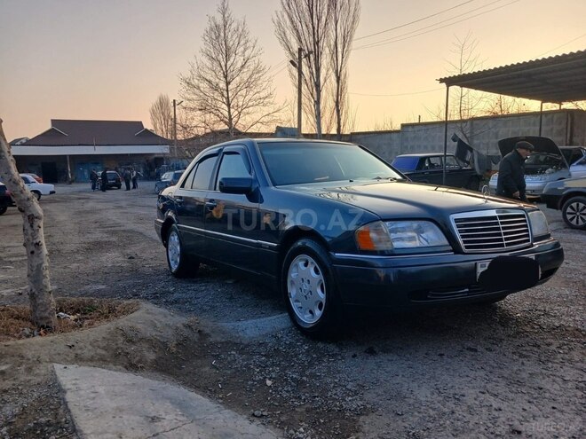 Mercedes C 220 1996, 220,000 km - 2.2 l - Mingəçevir