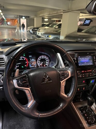 Mitsubishi L200 2021, 60,000 km - 2.4 л - Bakı