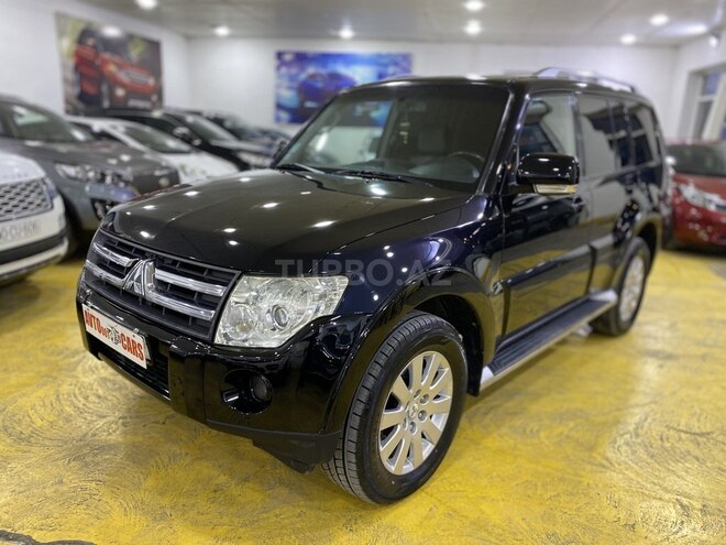 Mitsubishi Pajero-3