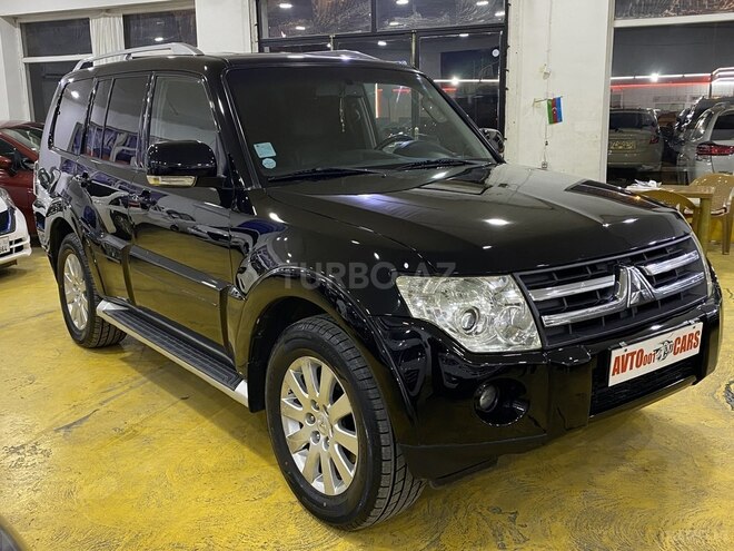 Mitsubishi Pajero-2