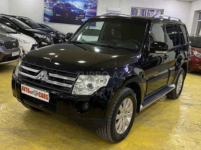 Mitsubishi Pajero-4