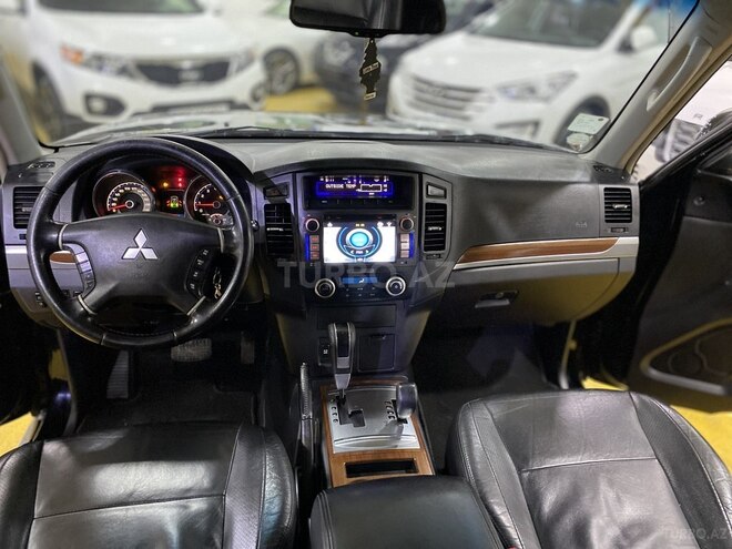 Mitsubishi Pajero-15