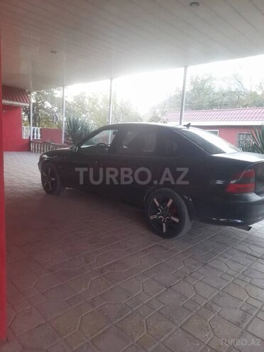 Opel Vectra 1997, 300,000 km - 1.8 l - Beyləqan