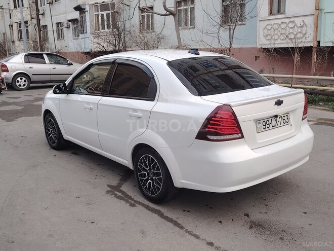 Chevrolet Aveo-5