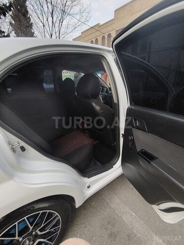 Chevrolet Aveo-15