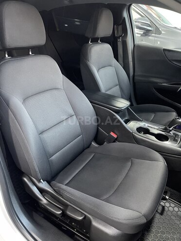 Chevrolet Malibu-8