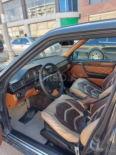Mercedes E 220 1995, 570,000 km - 2.2 l - Bakı