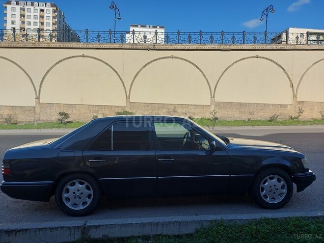Mercedes E 220 1995, 570,000 km - 2.2 l - Bakı