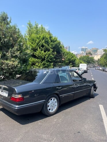 Mercedes E 220 1995, 570,000 km - 2.2 l - Bakı