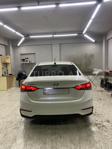 Hyundai Accent 2018, 120,220 km - 1.6 л - Bakı
