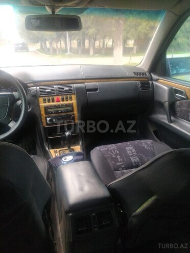 Mercedes E 240 1998, 341,000 km - 2.4 l - Şirvan