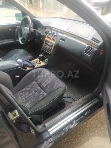 Mercedes E 240 1998, 341,000 km - 2.4 l - Şirvan
