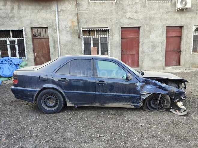 Mercedes C 180 1997, 320,000 km - 1.8 l - Bakı