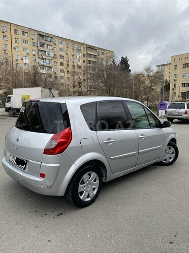 Renault Scenic-6