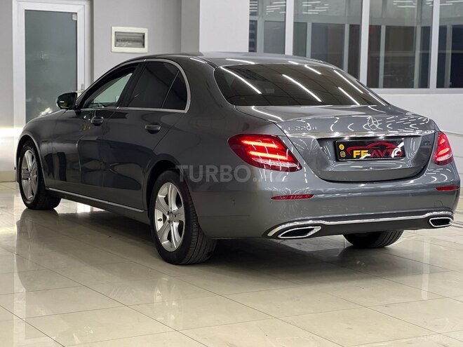 Mercedes E 220 d-5