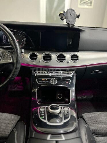 Mercedes E 220 d-15