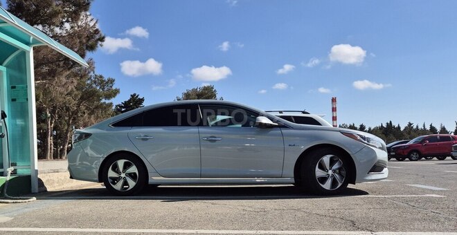 Hyundai Sonata-5