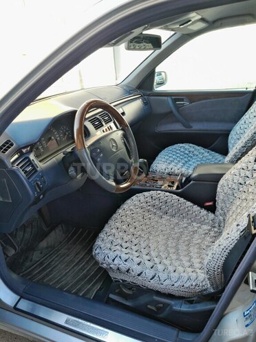 Mercedes E 240 1999, 295,000 km - 2.4 л - Gəncə