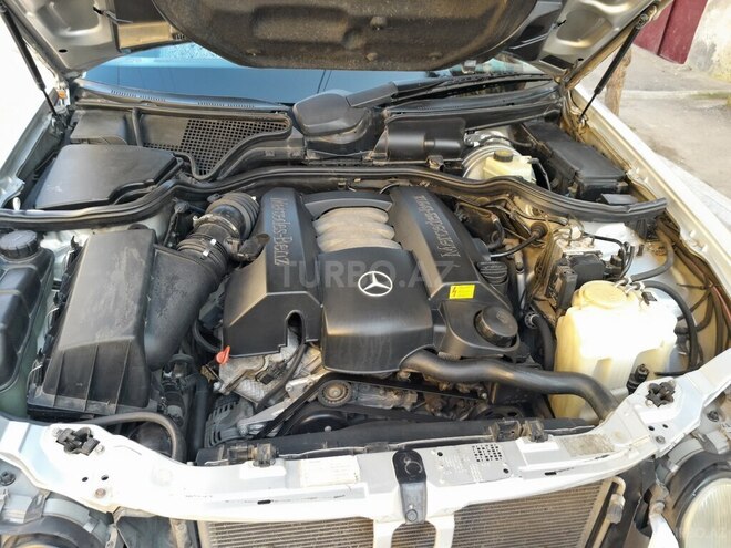 Mercedes E 240 1999, 295,000 km - 2.4 л - Gəncə