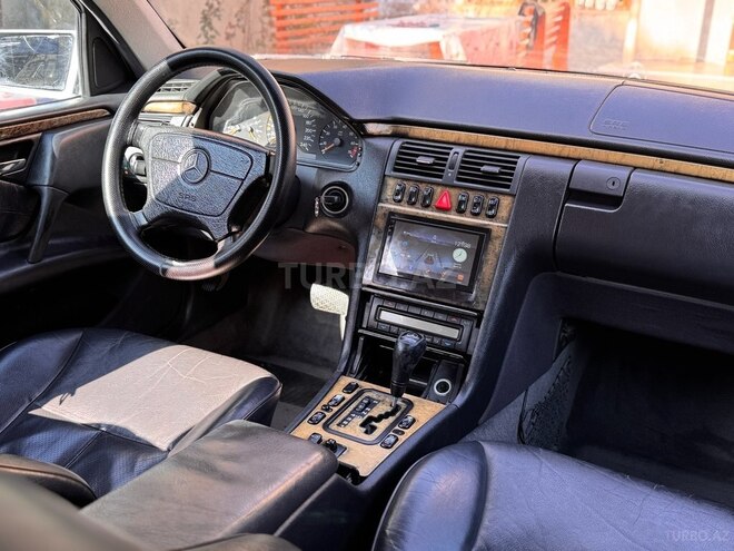 Mercedes E 240 1999, 340,000 km - 2.4 л - Bakı