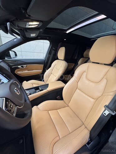 Volvo XC90-11