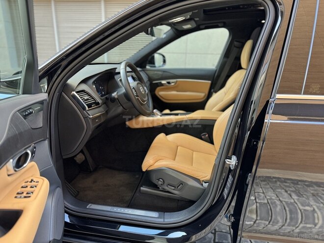 Volvo XC90-10