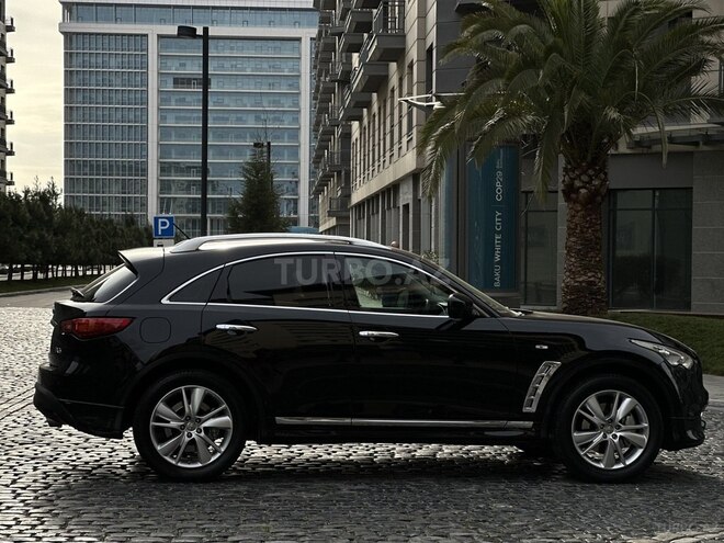 Infiniti FX35-19