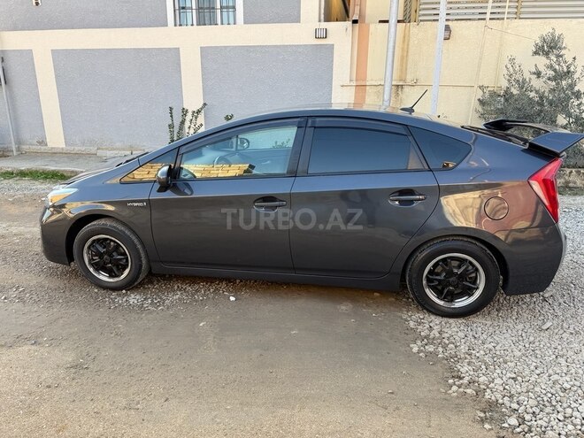 Toyota Prius-6