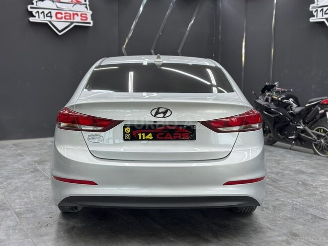 Hyundai Elantra-7