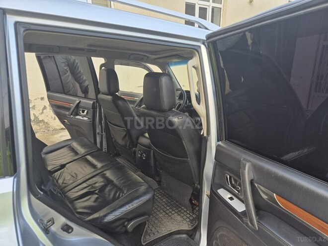 Mitsubishi Pajero 2008, 200,400 km - 3.0 l - Siyəzən